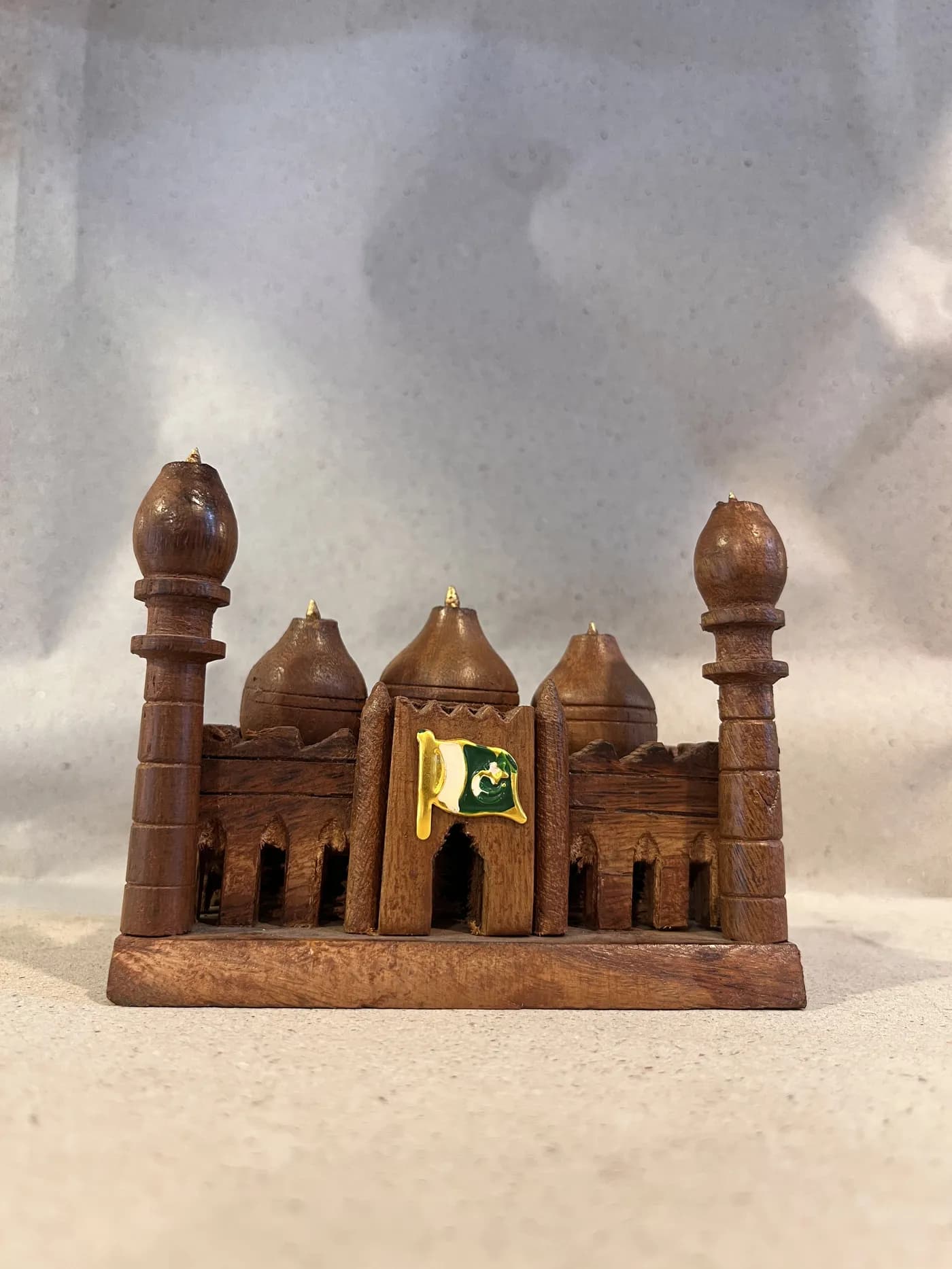 Authentic Pakistani handcrafted Sheesham Wood Badshahi Mosque Model (4.5-Inch) - Artisan Craft from Ghazali Handicrafts Lahore